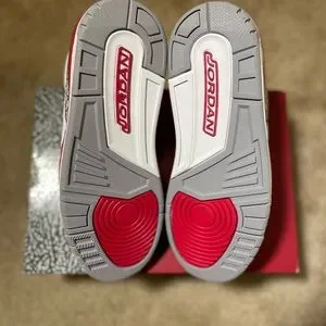 PRODUCT: Air Jordan Retro 3 Cardinal Red
  
CONDITION: New with Box
 
SIZE: 9.5 Nike | Shoes | Product Air Jordan Retro 3 Cardinal Red  main image 4